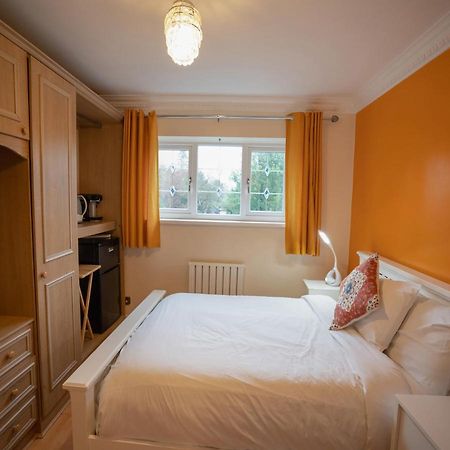Ringway Oyo Oakcroft Guest House Manchester Airport מראה חיצוני תמונה