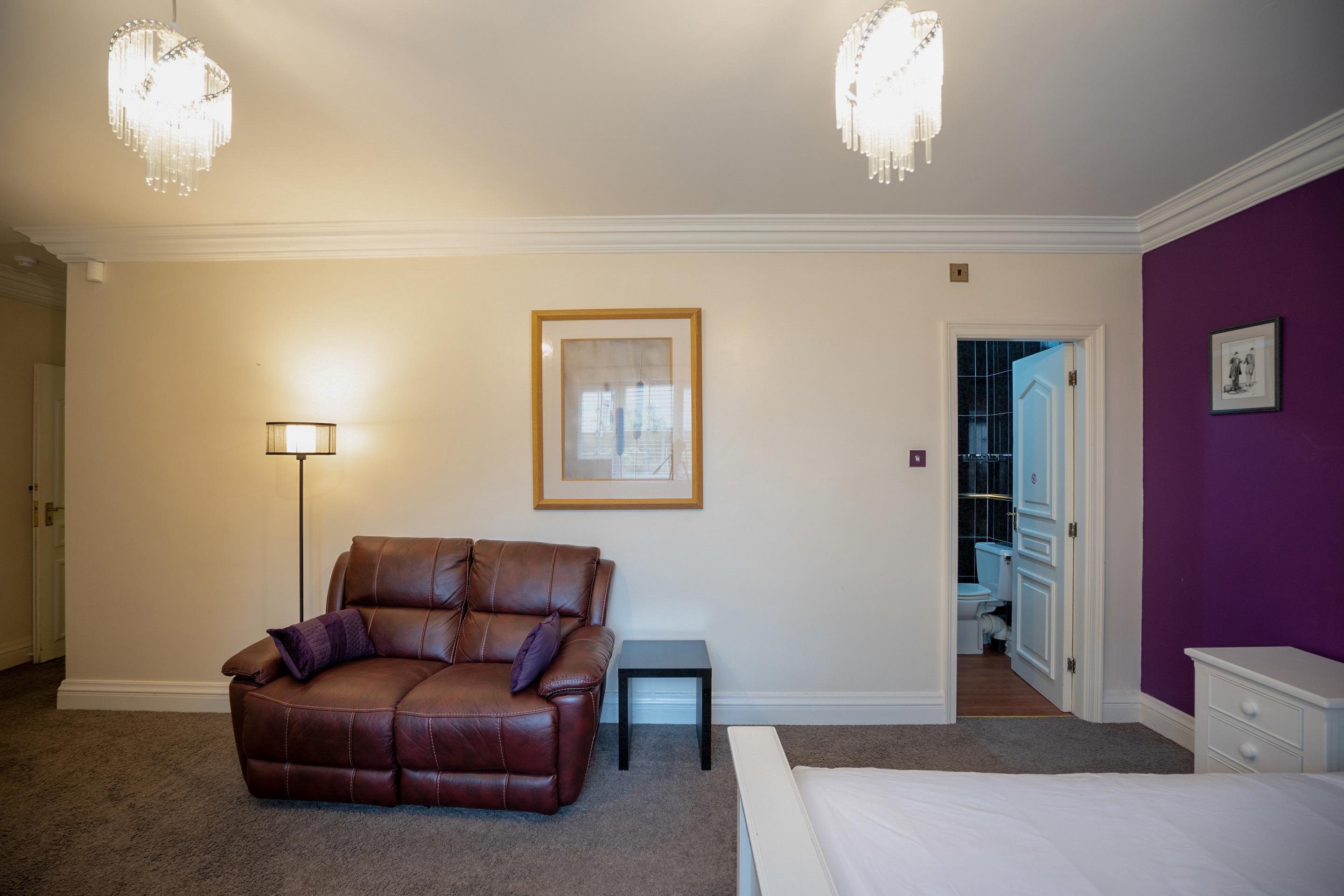Ringway Oyo Oakcroft Guest House Manchester Airport מראה חיצוני תמונה