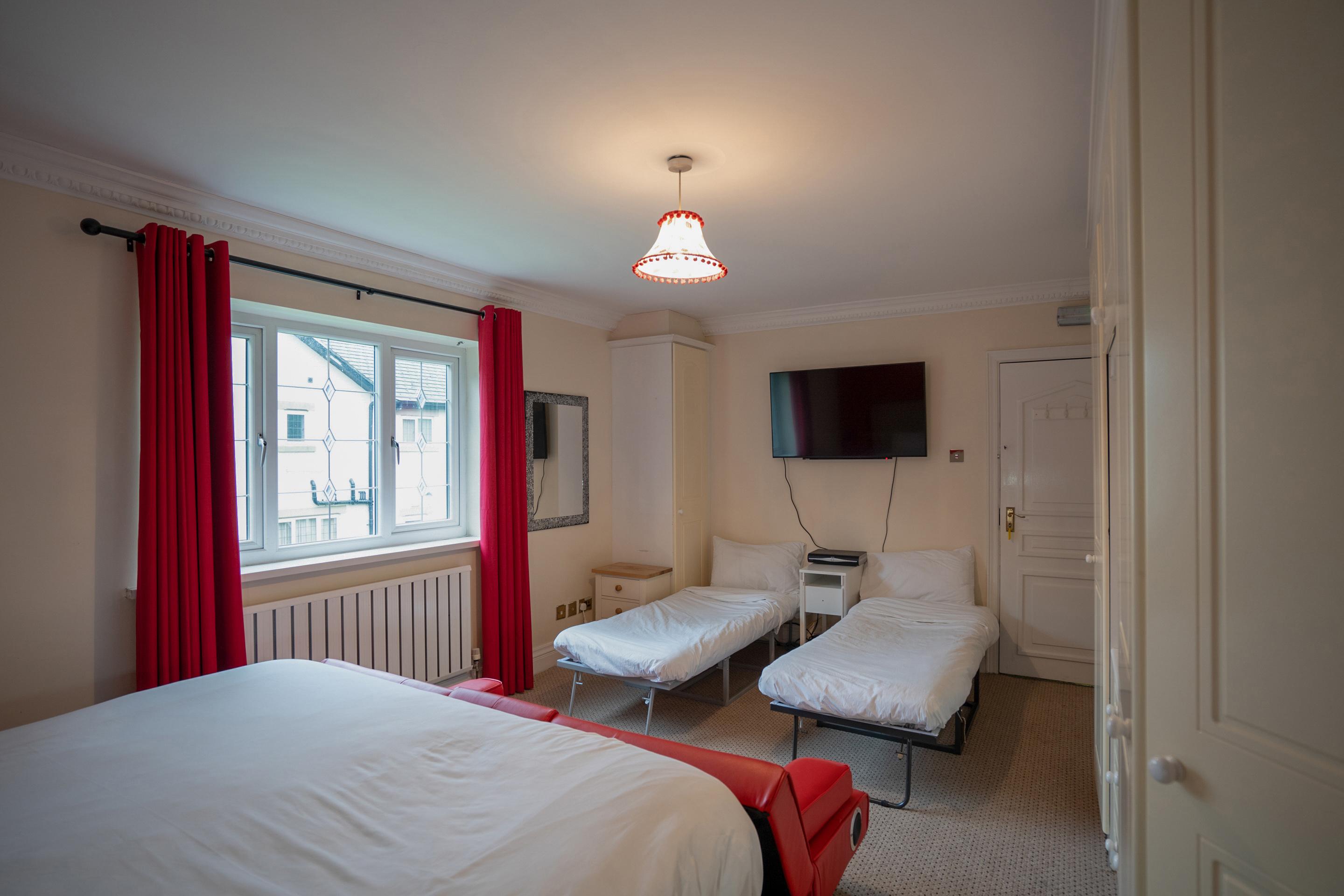 Ringway Oyo Oakcroft Guest House Manchester Airport מראה חיצוני תמונה