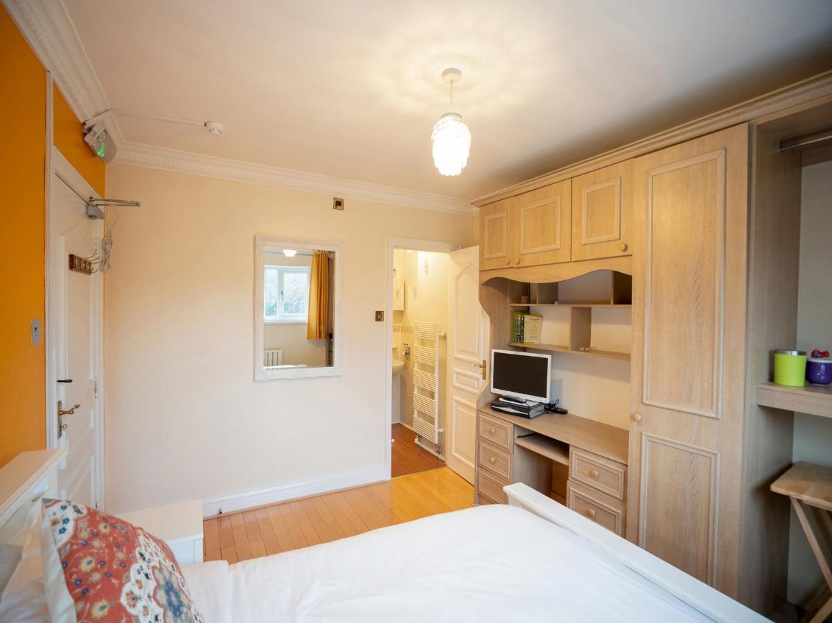 Ringway Oyo Oakcroft Guest House Manchester Airport מראה חיצוני תמונה